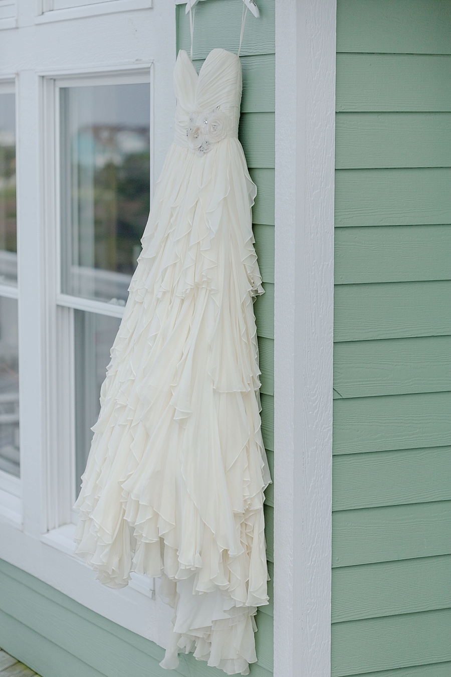 Stunning Sea Glass Cape Hatteras Wedding Brooke Tucker Photography