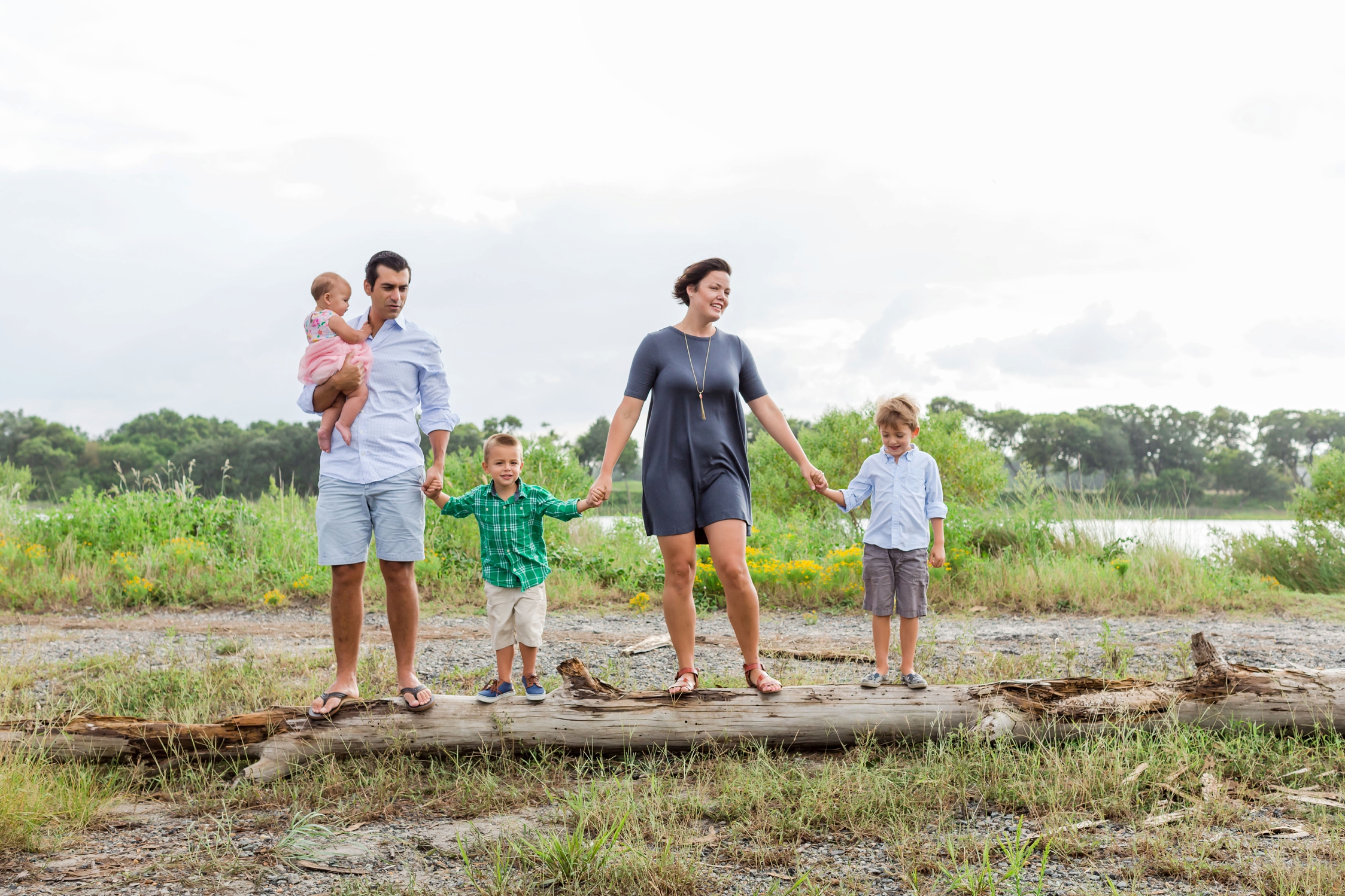 Beautiful Outdoor Family Lifestyle Photography Session | Brooke tucker photography