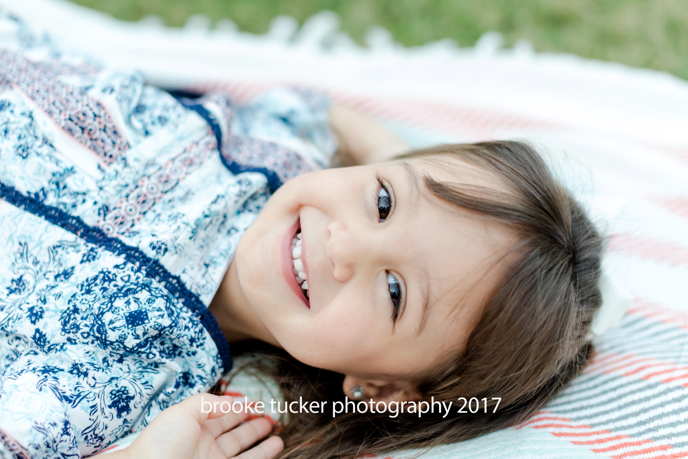 beautiful outdoor florida lifestyle family portraits brooke tucker photography