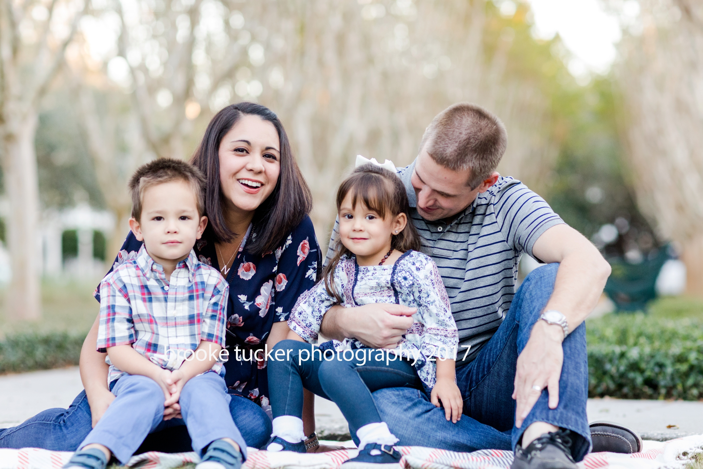 beautiful outdoor florida lifestyle family portraits brooke tucker photography